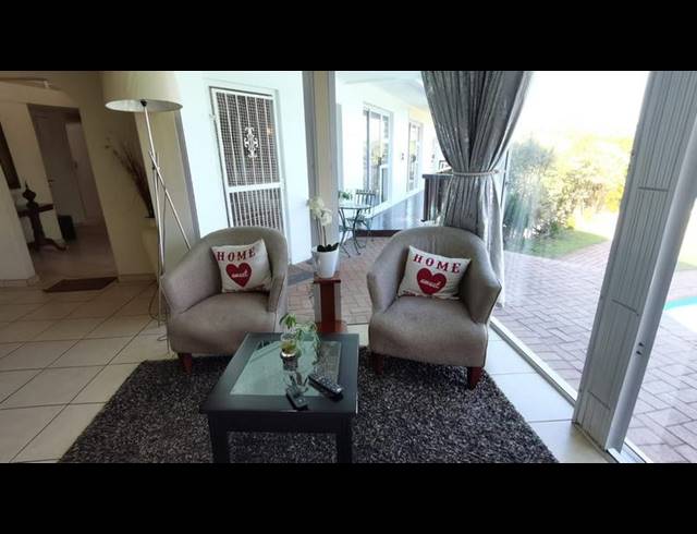 5 BEDROOM HOUSE FOR SALE IN LA LUCIA